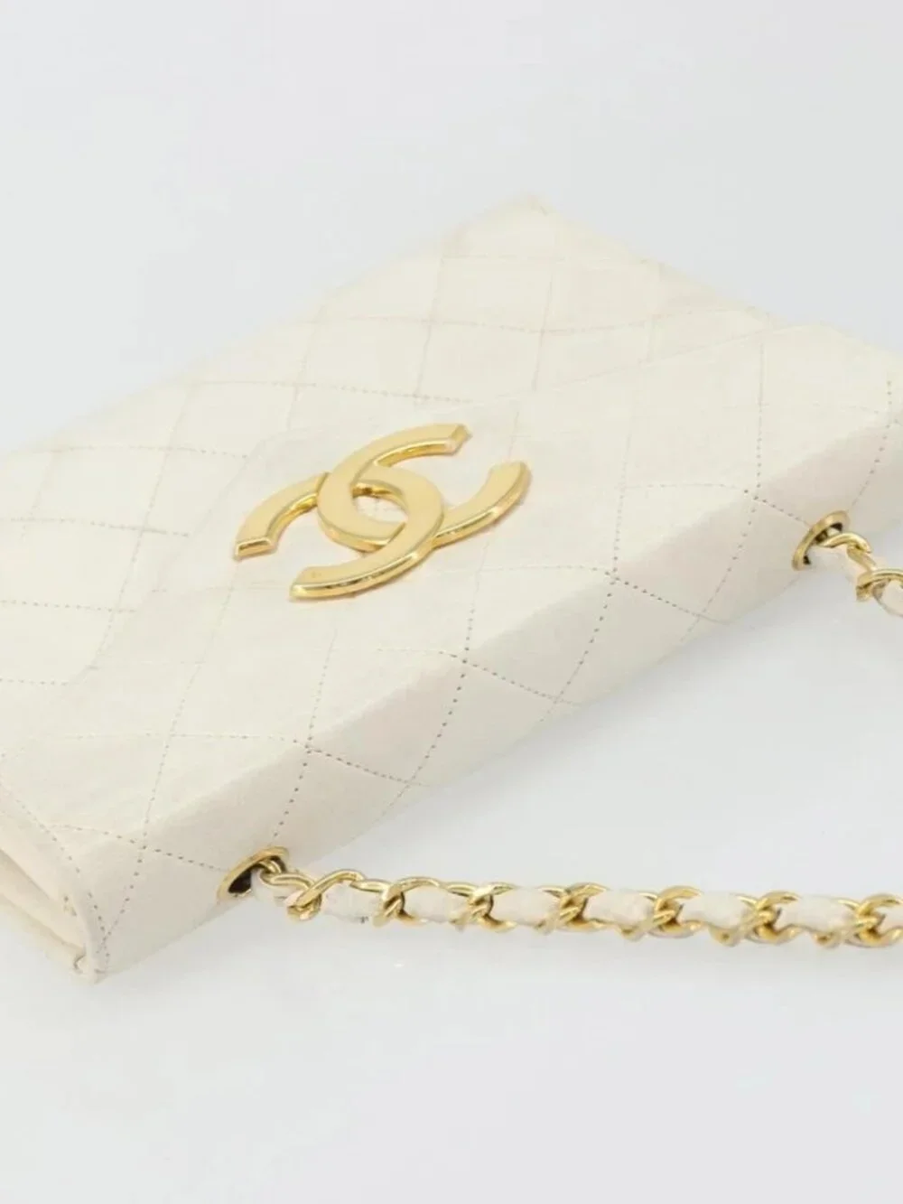 CHANEL Matelasse Chain Shoulder Bag Lamb Skin White Gold CC Auth YKZ1616